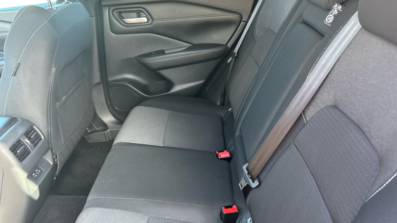 Nissan Qashqai 1.3 DiG-T MH N-Connecta 5dr Petrol Hatchback